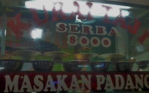 Masakan padang murah serba 8000 Ibu Yet di Kota Bogor/Foto Lulus Novita / Nusantaranews