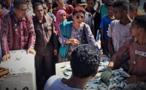 Dokumentas Menteri Susi Pudjiastuti di pelabuhan nelayan Larantuka NTT/Foto Nusantaranews