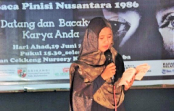 Dokumentasi Nur Baca Puisi di Panggung/Foto Nusantaranews/Istimewa