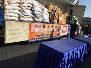 Pasar Murah Puskoppol Mabes Polri, Bulog dan Kemdag di Mako Brimob Kelapa Dua, Depok, Senin (4/7)
