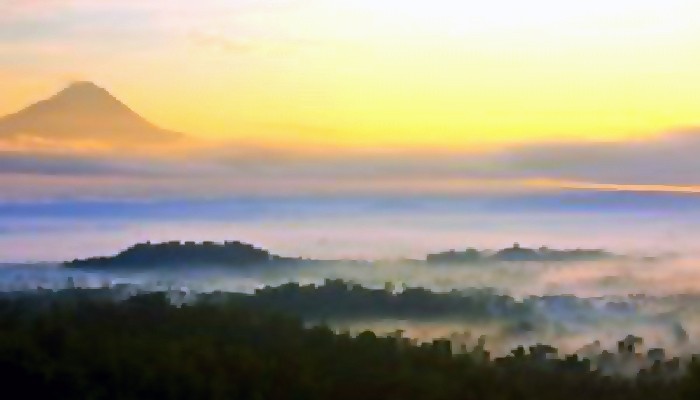 Memanjakan mata dengan sunrise Borobudur dari Bukit Punthuk Setumbu. Megahnya Gunung Merapi-Merbabu dan Candi Borobudur nampak dari Bukit Punthuk Situmbu/Foto: jalananjogja
