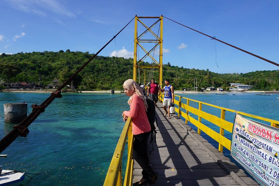3 Jembatan Kuning Nusa Ceningan-Nusa Lembongan