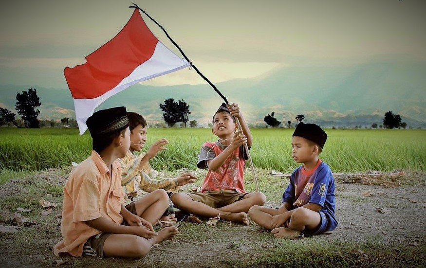 Refeksi 71 Kemerdekaan Indonesia: Bangunlah Jiwanya Bangunlah Badannya