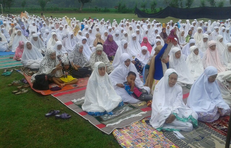 Pelaksanaan sholat Idul Adha di GOR Perseba Desa Bancar, Kecamatan Bungkal, Kabupaten Ponorogo, Jatim./Foto Nusantaranews/Nur