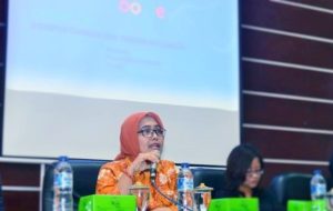Kepala Perpustakaan UIN SUKA Yogyakarta, Labibah Zain Menyampaikan Materi/Foto Istimewa