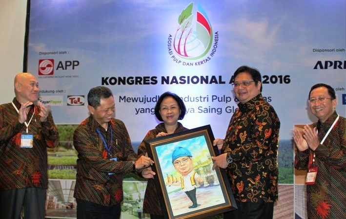 Menteri Perindustrian Airlangga Hartarto di acara Kongres Asosiasi Pulp dan Kertas Indonesia (APKI) 2016 di Jakarta, Rabu (19/10)/Foto: Dok. Kemenperin