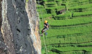 Aktifitas Climbing di Watu Semaur/Foto: Emer