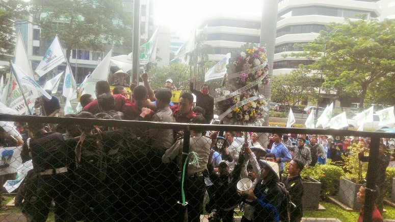 Demo KAMMI di KPK berakhir ricuh/Foto Fadilah / Nusantaranews