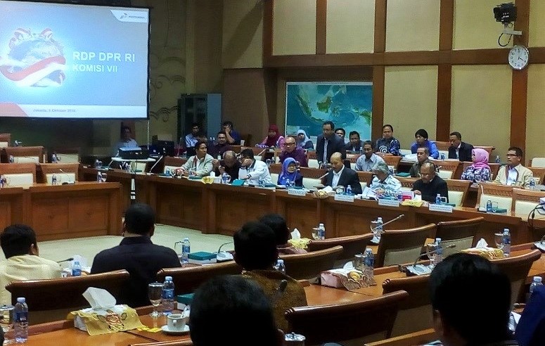 Suasana rapat dengar pendapat (RDP) Kementerian ESDM dengan Komisi VII DPR, di Gedung DPR RI Senayan Jakarta, Rabu (5/10)/Foto Andika/Nusantaranews