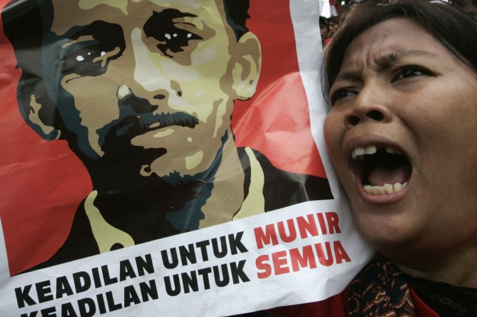 Salah satu pengunjuk yang menyuarakan HAM untuk Munir/Foto via VOA/Nusantaranews