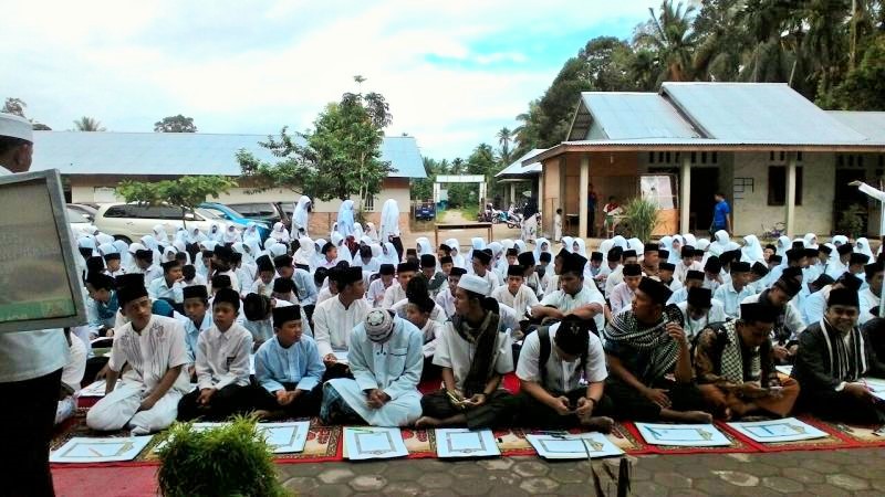 Santri bersiap menulis mushaf Al Quran di Sumatera Barat/Foto: Dok. Kemenag/Inmas