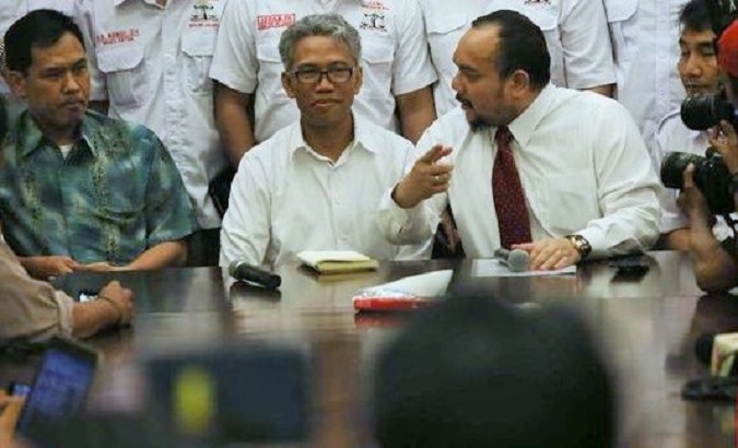 Buni Yani saat menggelar jumpa pers di kawasan Kuningan, Senin (7/11)/Foto: Dok. CNN Indonesia / Makki