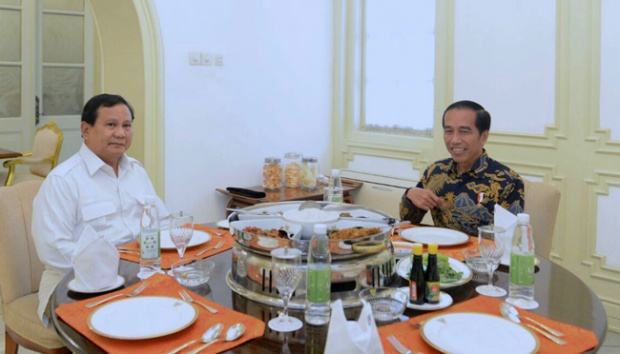 Presiden Joko Widodo menerima Ketua Umum Gerindra Prabowo Subianto di Istana Merdeka, Jakarta, Kamis, 17 November 2016. Keduanya sedang menikmati sajian makan siang. Foto Istimewa/Biro Pers Istana Kepresidenan.