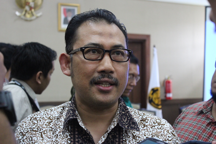 Anggota Dewan Energi Nasional (DEN) Syamsir Abduh usai jumpa pers di kantor Kementerian ESDM. Foto Andika/Nusantaranews