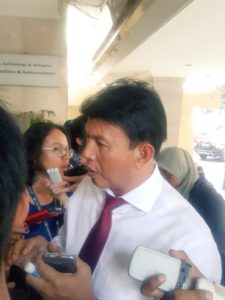 Kabareskrim Komjen Pol Ari Dono Sukmanto di door stop para wartawan. Foto Dok. Mega Simarmata