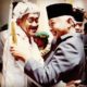 Kenangan Alm KHR As'ad Syamsul Arifin (kiri) bersama Presiden Soeharto (kanan) saat Muktamar NU XXVVII di Situbondo, tahun 1984. Foto IST