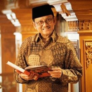 Mantan Presiden BJ Habibie. Foto via Borobudur