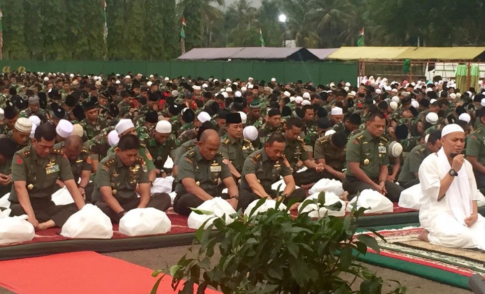 Panglima TNI Jenderal Gatot Nurmantyo Gelar Istighosah dan Do'a Bersama di Monas. Foto Dok. Mega Silvia