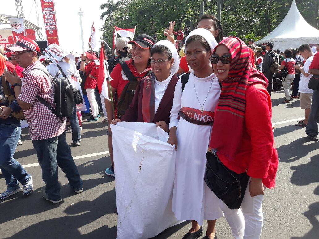 Jaga Kesatuan NKRI Ribuan Massa Gelar Parade Bhineka  