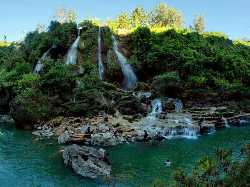 Pesona Waterfall Sri Gethuk gunung Kidul. Foto Via Mahesawisatajogja