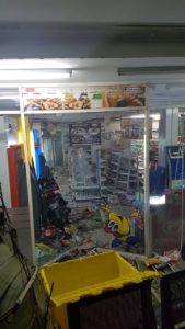 Sebuah Minimarket Rusak Parah Akibat Insiden Aksi Anarkis 4 November. Foto Tempo