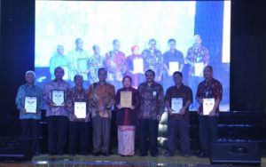 Acara penghargaan Herudi Technical Comittee Award tahun 2016 oleh Menteri Riset Teknologi dan Perguruan Tinggi/Foto: dok. Humas KemenristekDikti
