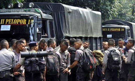 Sejumlah polisi siap siaga mengamankan jalannya Demonstrasi di Jakarta/Foto: dok. CNN Indonesia