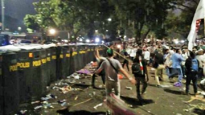Situasi menjelang kericuhan terjadi antara Massa aksi dengan Aparat/Foto: IST