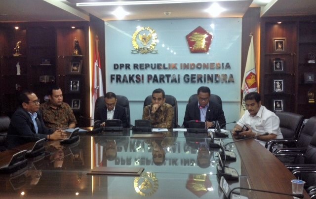 Ketua Fraksi Gerindra, Ahmad Muzani, beserta Anggota DPR RI dari Fraksi Partai Gerindra/Foto Deni / NUSANTARAnews