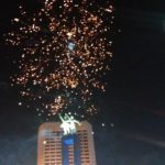 Pesta Kembang Api di Bundaran HI Meriahkan Tahun Baru di Indonesia Barat