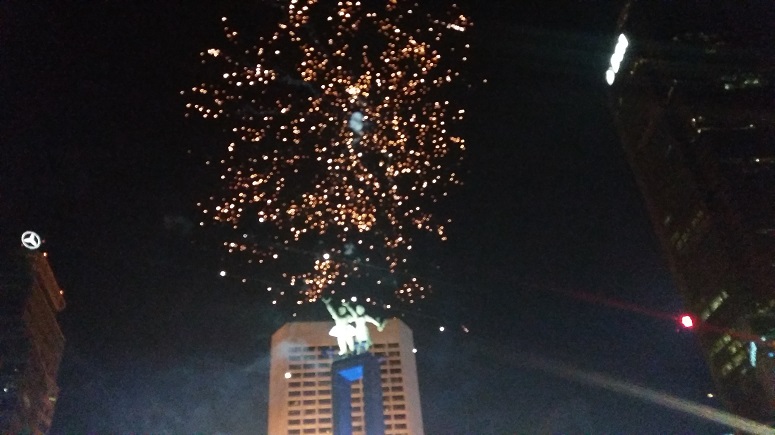 Pesta Kembang Api di Bundaran HI Meriahkan Tahun Baru di Indonesia Barat/Foto Fadilah/NUSANTARAnews