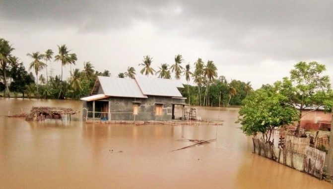 Banjir di Bima, Nusa Tenggara Barat, Rabu (21/12)/Foto via Republika Online