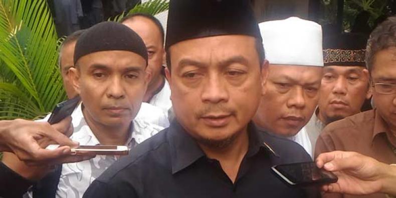 Ketua Gerakan Nasional Pembela Fatwa-Majelis Ulama Indonesia (GNPF-MUI), Bachtiar Nasir. Foto via konfrontasi