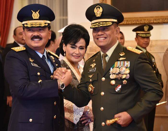 Marsekal TNI Hadi Tjahjanto sebagai KASAU bersama Panglima TNI. Foto Dok. @Puspen_TNI