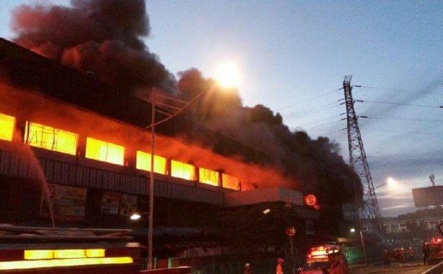 Pasar Senen saat terjadi kebakaran, Kamis (19/1/2017) pagi/Foto: Indowarta