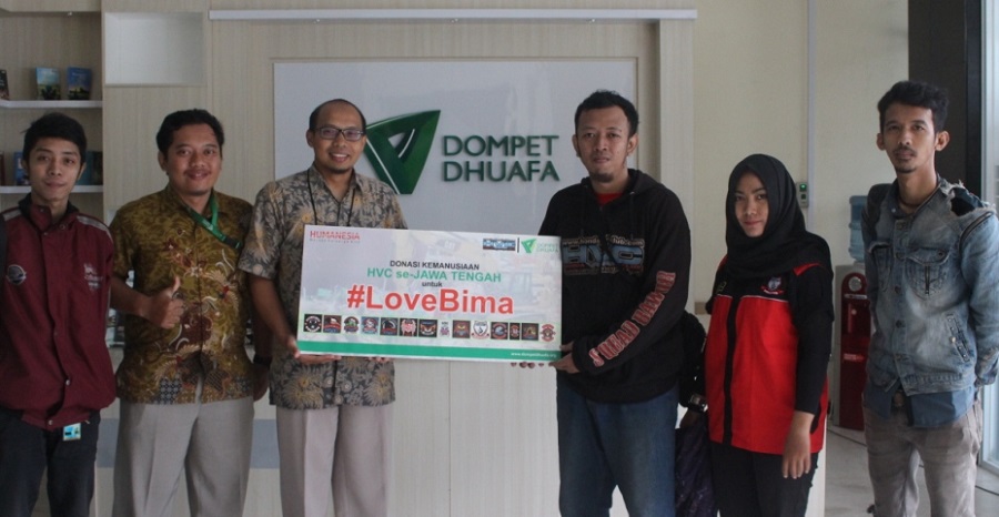 Penyerahan Donasi dari rekan-rekan HVC Se Jawa Tengah kepada Dompet Dhuafa. Foto Dok. pribadi