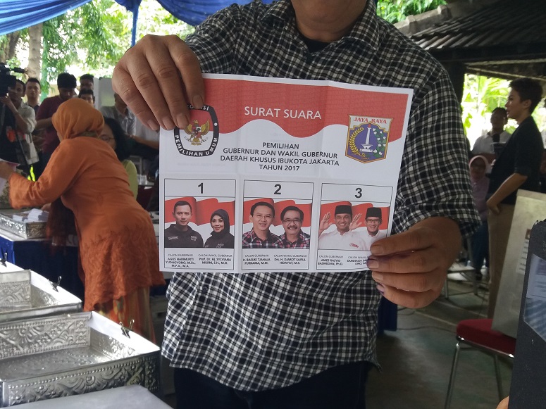 Penghitungan Suara di TPS Agus Yudhyono, Nama Paslon Anies-Sandi Keluar Pertama Kali/Foto Fadilah / NUSANTARAnews