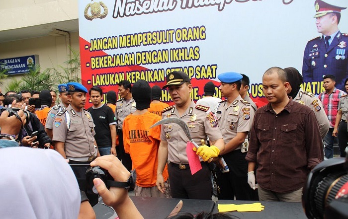 Kapolda DIY didampingi Kapolresta Yogyakarta Tunjukkan baran bukti kepada wartawan/Foto Erit S