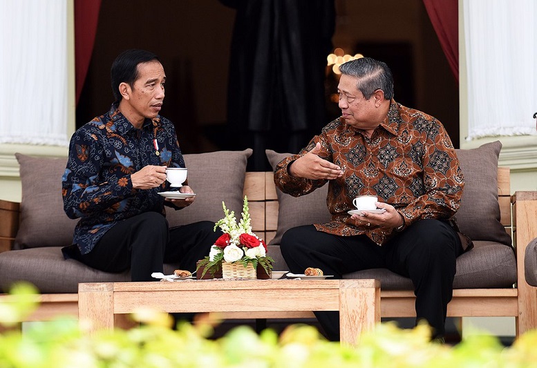 SBY dan Jokowi Duduk Di Beranda Istana Merdeka/Foto Dok. Sekretariat Kabinet/Nusantaranews