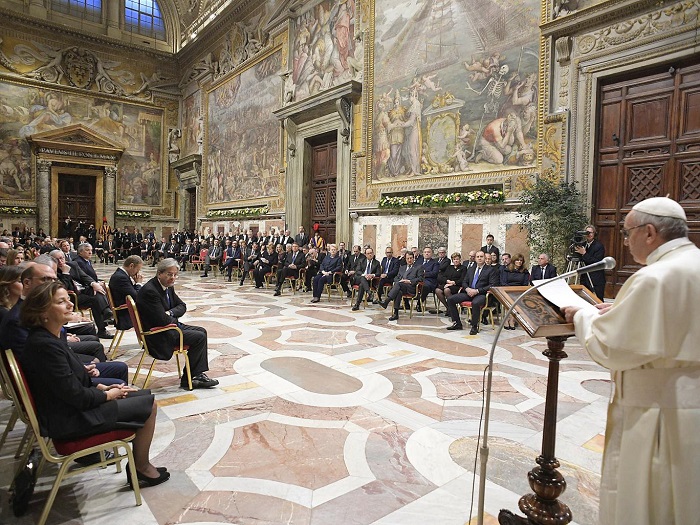 Paus Francis berbicara di Roma pada pertemuan puncak Uni Eropa/Foto GETTY