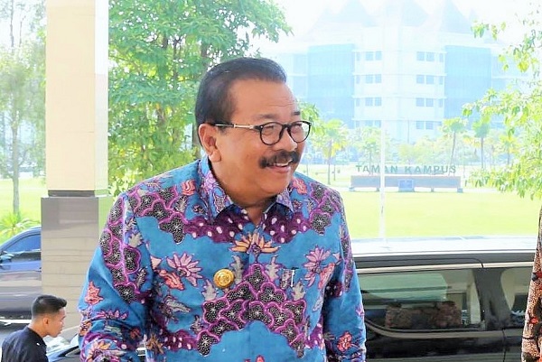 4 Gubernur Jawa Timur hadiri diskusi percepatan swasembada tanaman jagung dan pembangunan Madura di UTM. Foto Tri Wahyudi