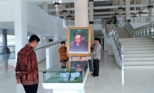 Ajak Ahok Resmikan Masjid ‘Kyai Hasyim’, Presiden Dinilai Tak Netral di Pilkada Jakarta
