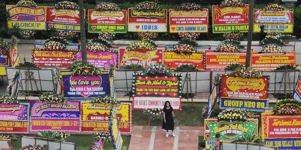 Karangan Bunga Berdatangan ke Balaikota, Inikah Bukti Rakyat Cinta Ahok. Foto: Dok. Merdeka.com