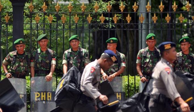 TNI dan Polri/Foto via berita77/Nusantaranews