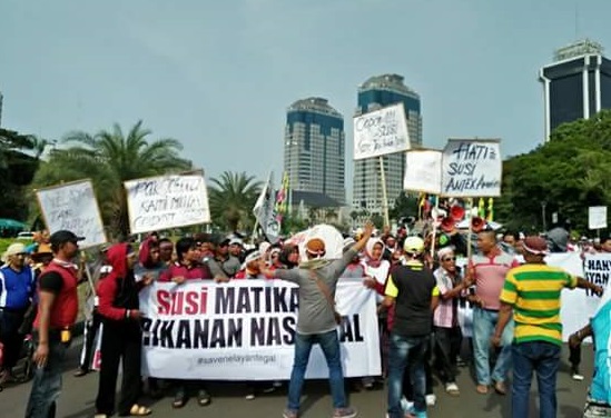 Demonstrasi para Nelayan dari Rembang di Jakarta. Foto Al Ayubi/ NUSANTARANEWS.CO