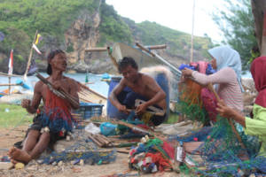 Susi Pudjiastuti dan Kegetiran Para Nelayan Lobster
