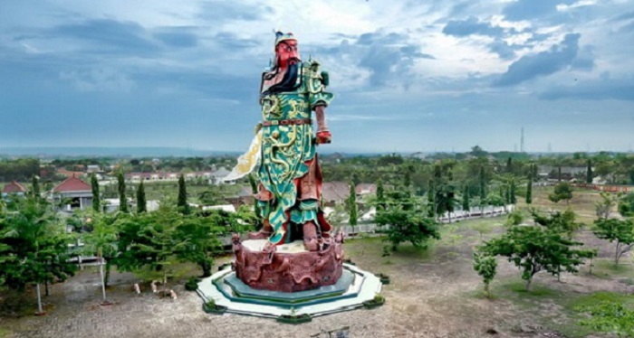 Patung Jenderal Perang Cina Kwan Sing Tee Koen di Klenteng Kwan Sing Bio. Foto: Dok. Nusantara.news