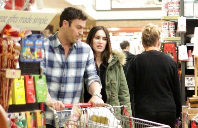 Saat Megan Fox Grocery Shopping dengan sang suami, Brian Austin Green di Gelsons (Ilustrasi). Foto: Dok. socialitelife.com