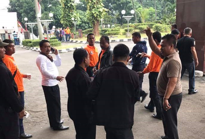 Beberapa Oknum dari Kementrian Sosial Bersitegang dengan Panitia Simposium/Foto Dok. Pribadi/Nusantaranews