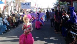 Bupati Lepas Karnaval 72 Tahun Kemerdekaan Indonesia. Foto Dim,07